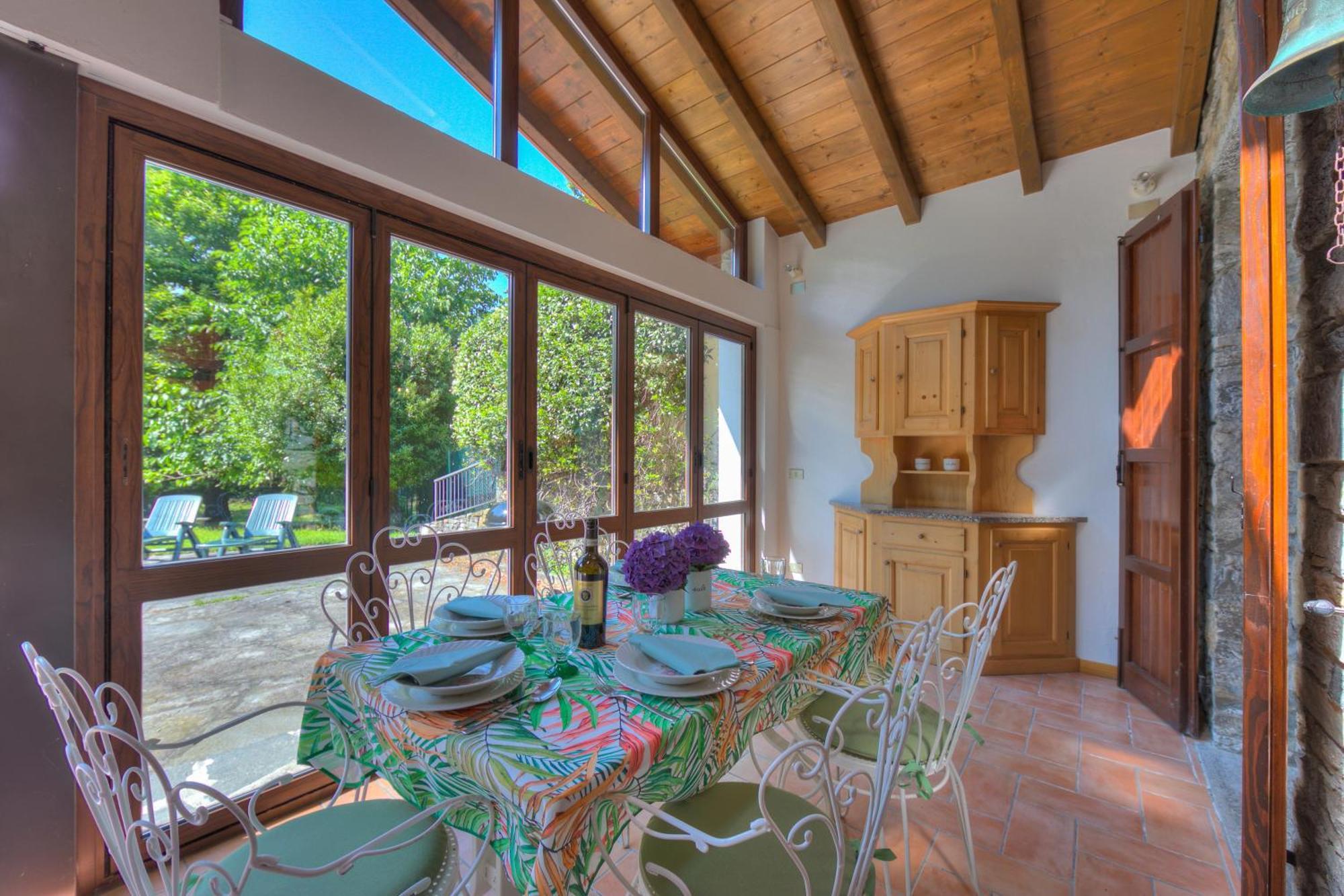 Villa Il Castagno Few Min From Beach - Happy Rentals Castelveccana Bagian luar foto